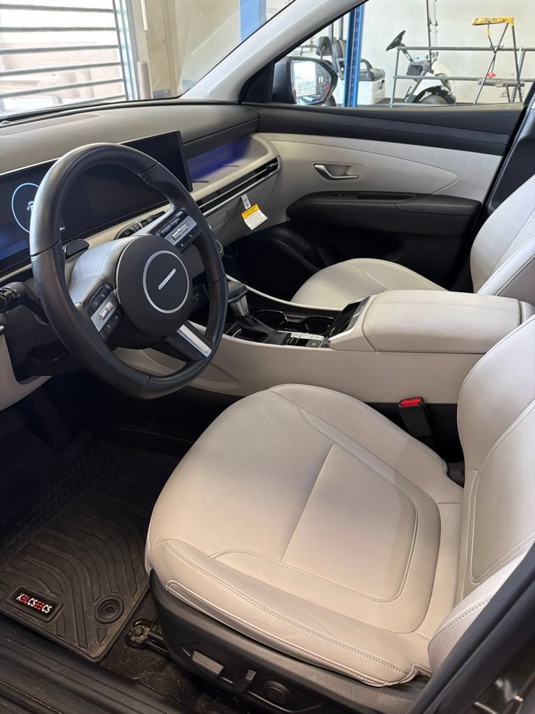 Used 2025 Hyundai Tucson SEL FWD image 2
