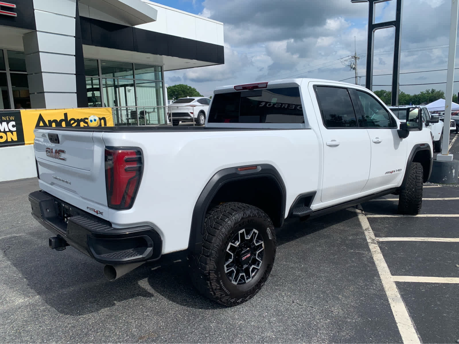 Used 2025 GMC Sierra 2500 AT4X AWD/4WD image 7