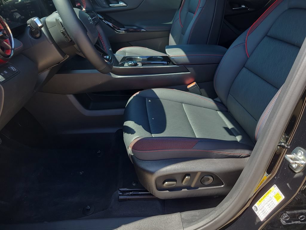 Used 2026 Chevrolet Equinox RS w/ Convenience Package III FWD image 16