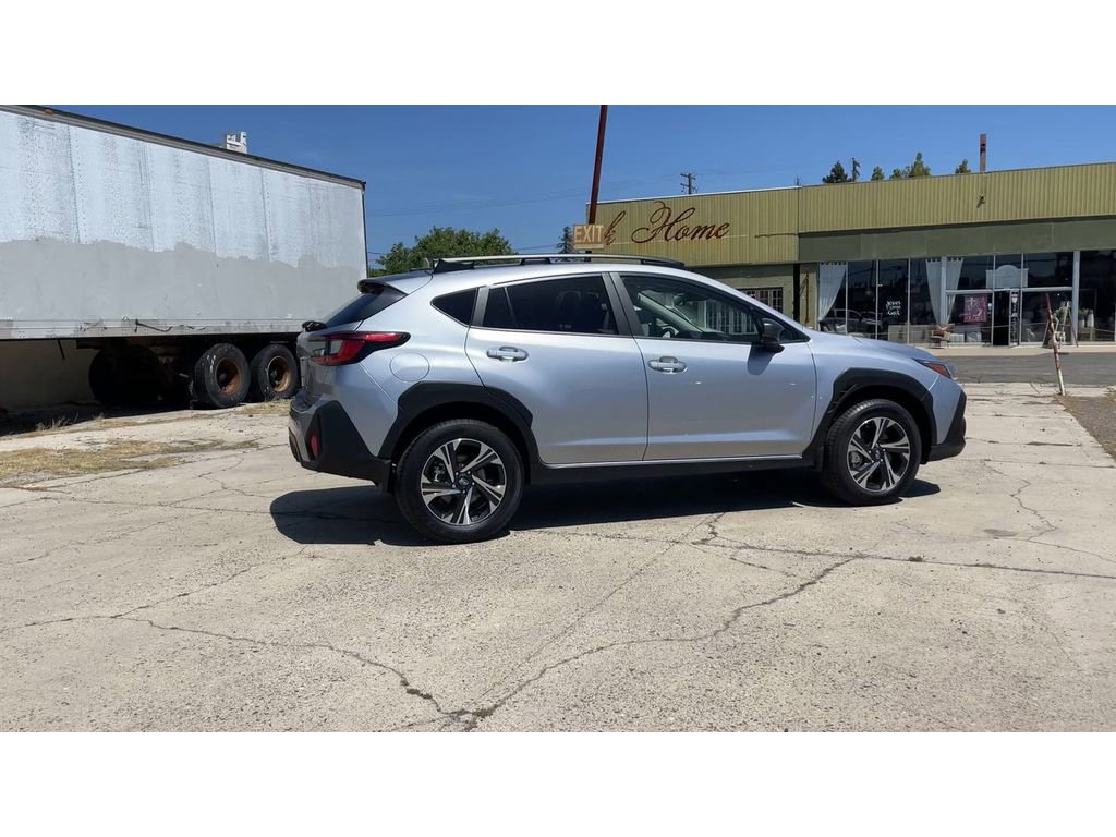 Used 2025 Subaru Crosstrek 2.0i Premium AWD/4WD image 3