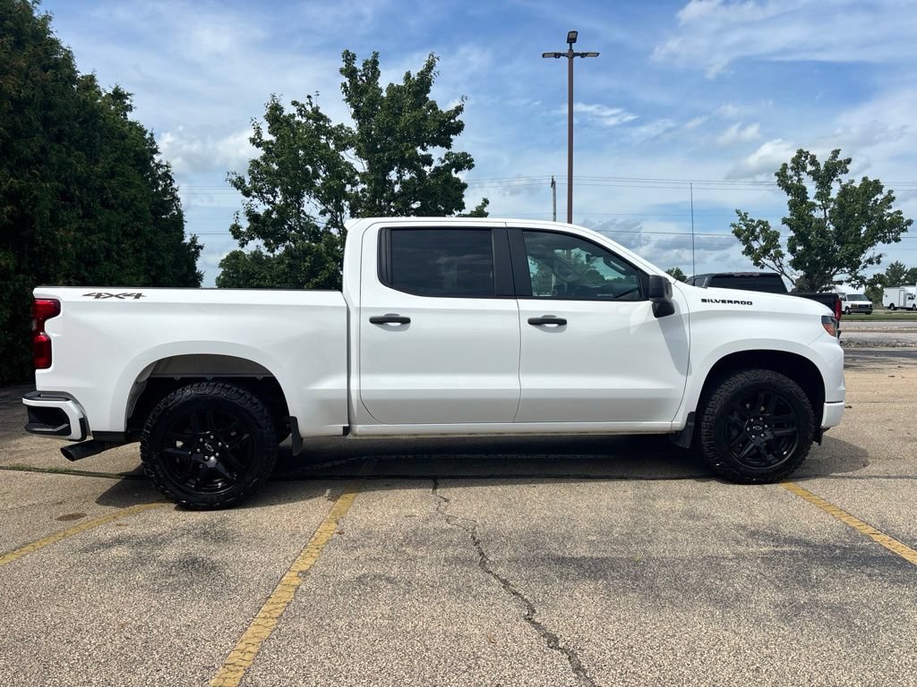 Used 2024 Chevrolet Silverado 1500 Custom w/ Dark Appearance Package AWD/4WD image 7