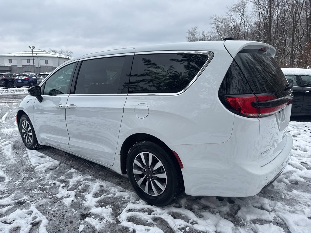 Used 2024 Chrysler Pacifica Select image 7