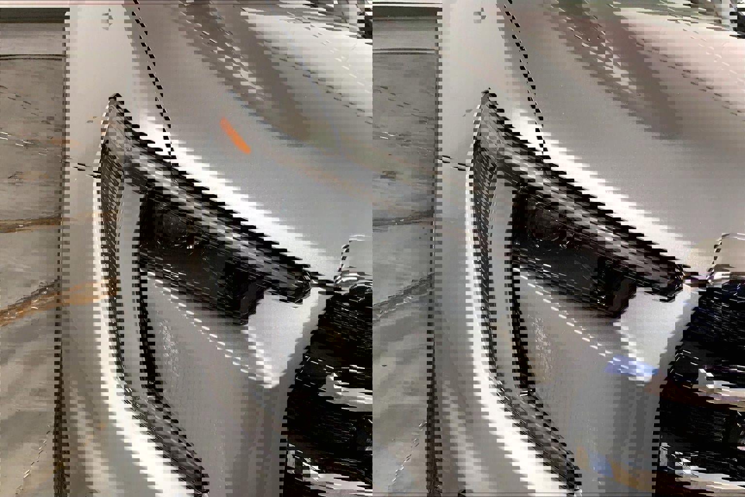 Used 2025 GMC Acadia Elevation FWD image 27