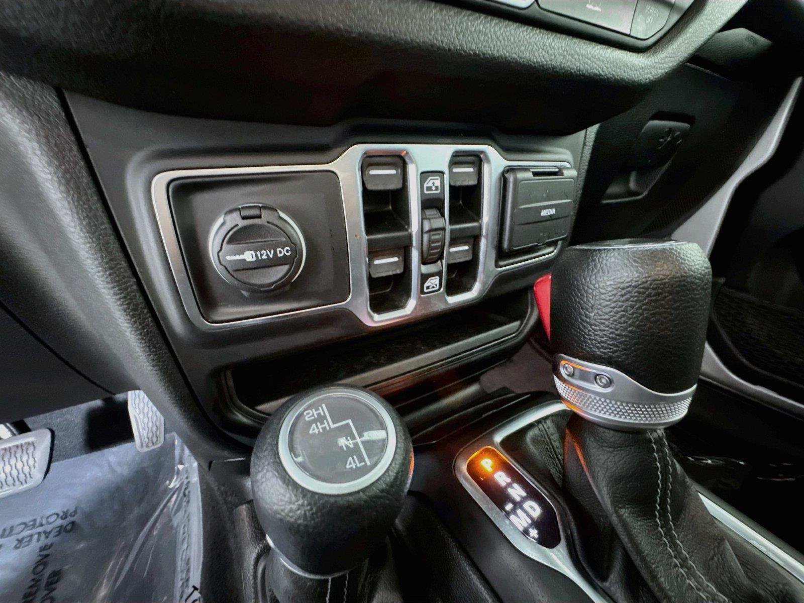 Used 2024 Jeep Wrangler Unlimited Sport AWD/4WD image 30