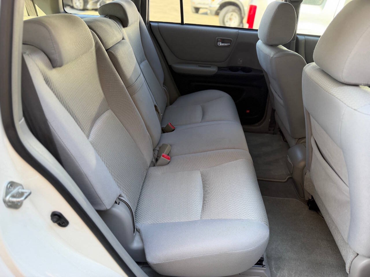 Used 2006 Toyota Highlander Sport w/ Towing Prep Pkg FWD image 17