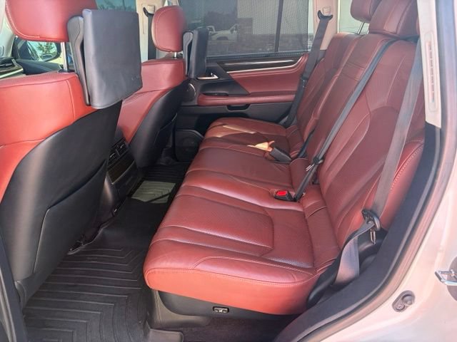 Used 2019 Lexus LX 570 4WD w/ Luxury Package image 33