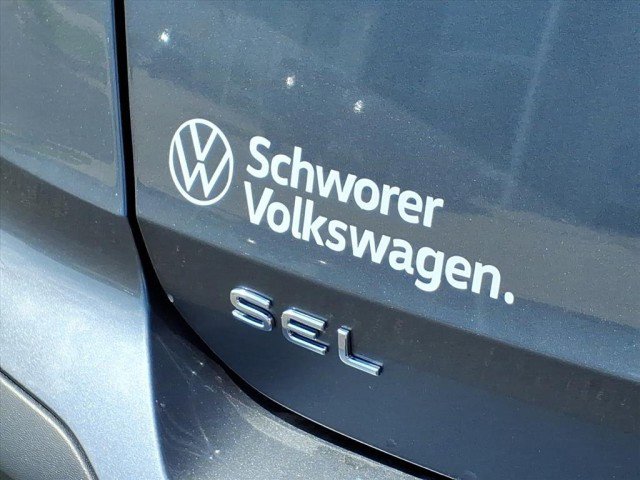 New 2025 Volkswagen Taos SEL image 10