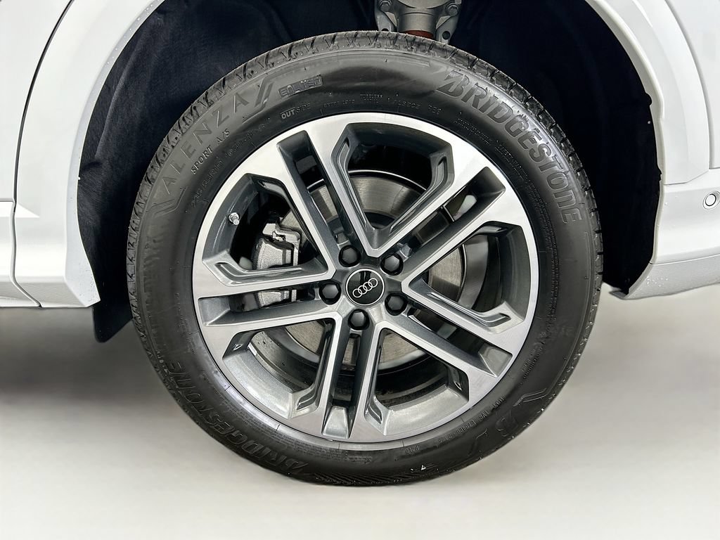 Certified 2025 Audi Q5 Premium Plus w/ Premium Plus AWD/4WD image 30