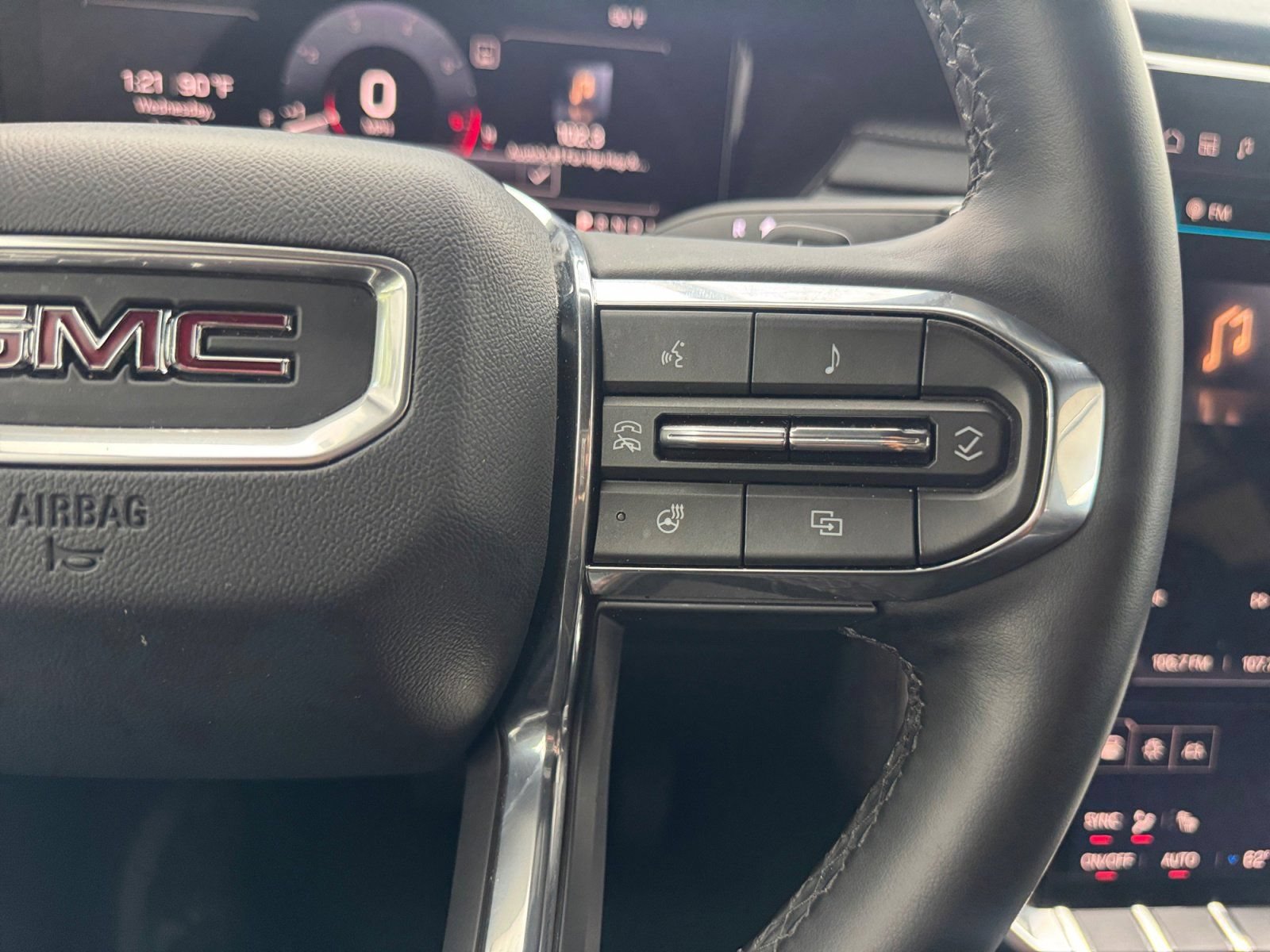 Certified 2026 GMC Acadia Elevation w/ Elevation Premium Package FWD image 21