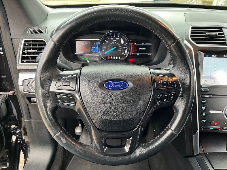 Used 2019 Ford Explorer Sport image 12
