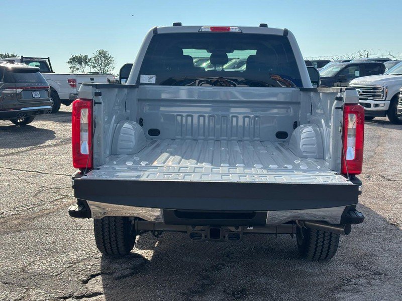 New 2026 Ford F250 XLT w/ FX4 Off-Road Package AWD/4WD image 11