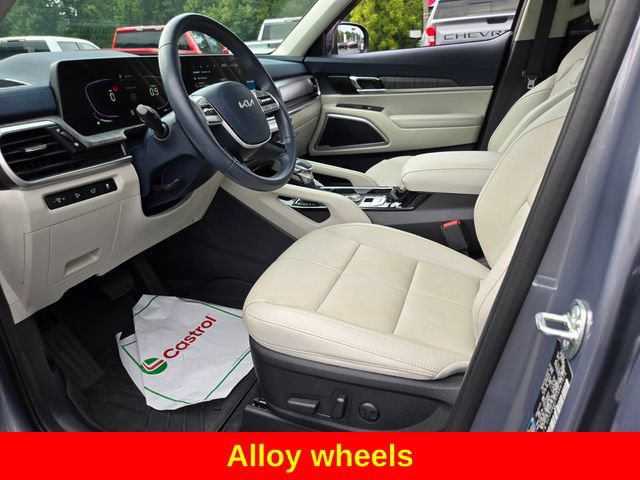 Used 2025 Kia Telluride EX w/ EX Captain's Chair Package FWD image 11