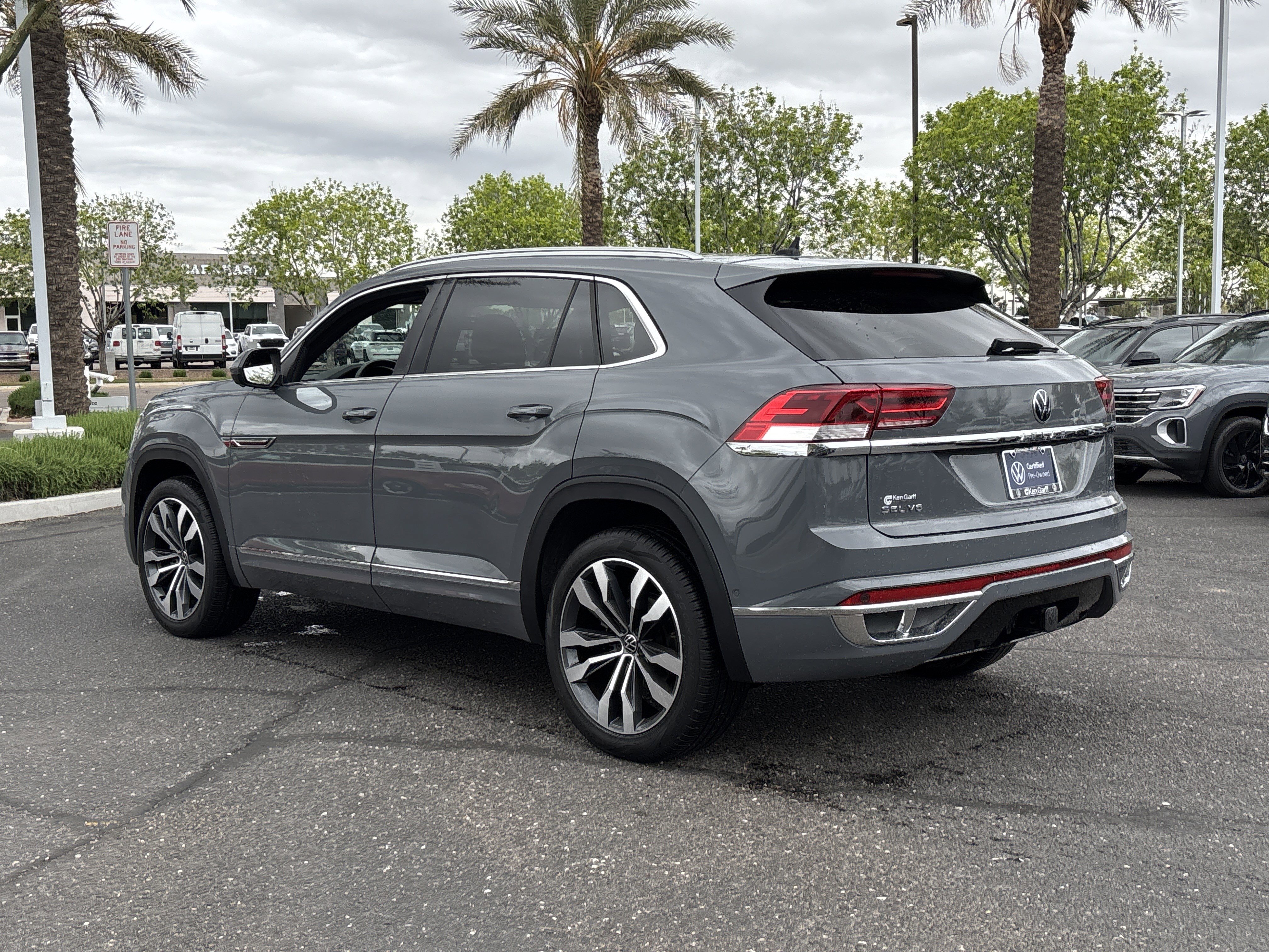 Used 2023 Volkswagen Atlas Cross Sport SEL Premium R-Line image 3