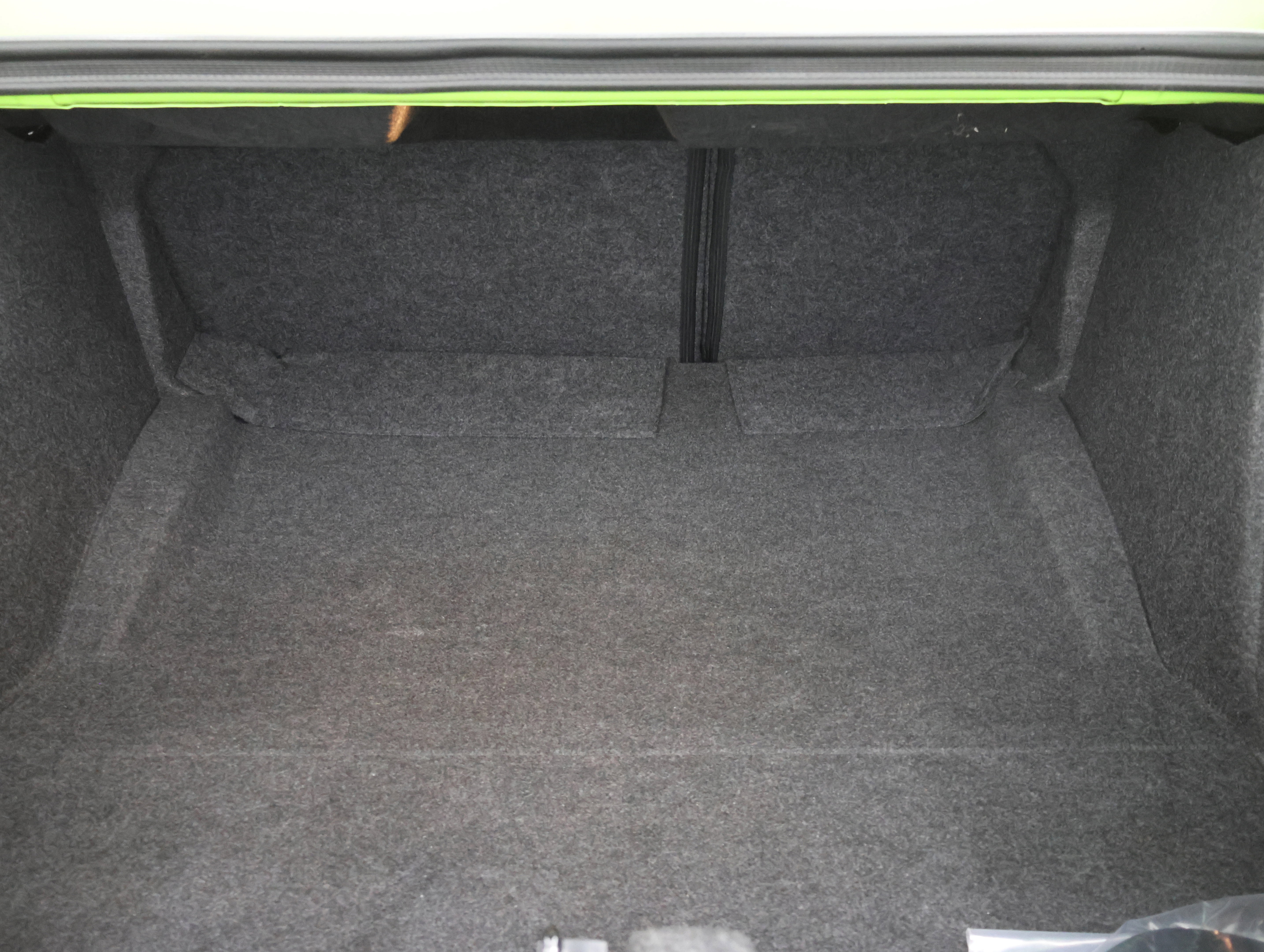 Used 2015 Dodge Challenger SRT Hellcat image 26