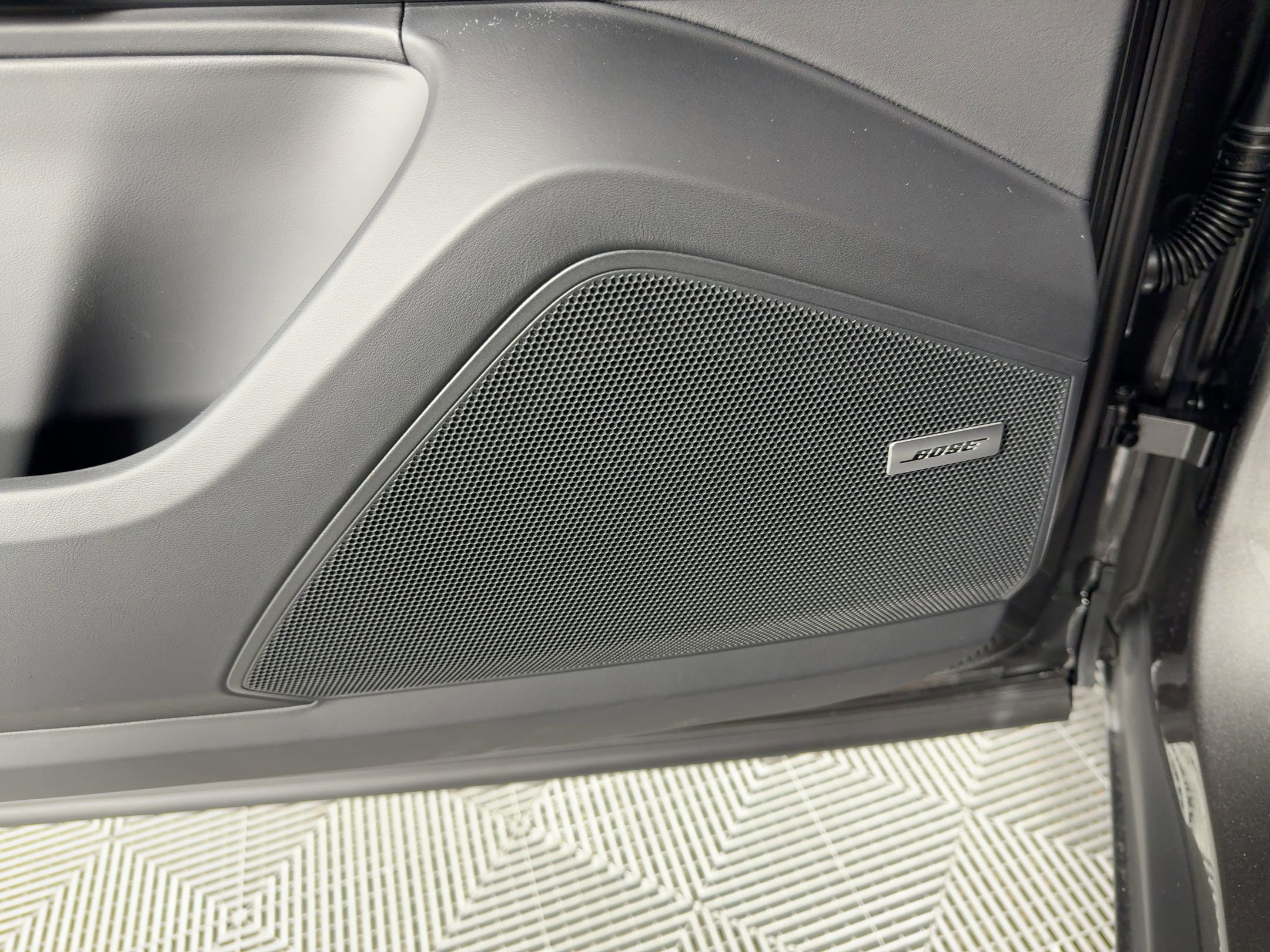 Used 2026 Porsche Cayenne Coupe image 23