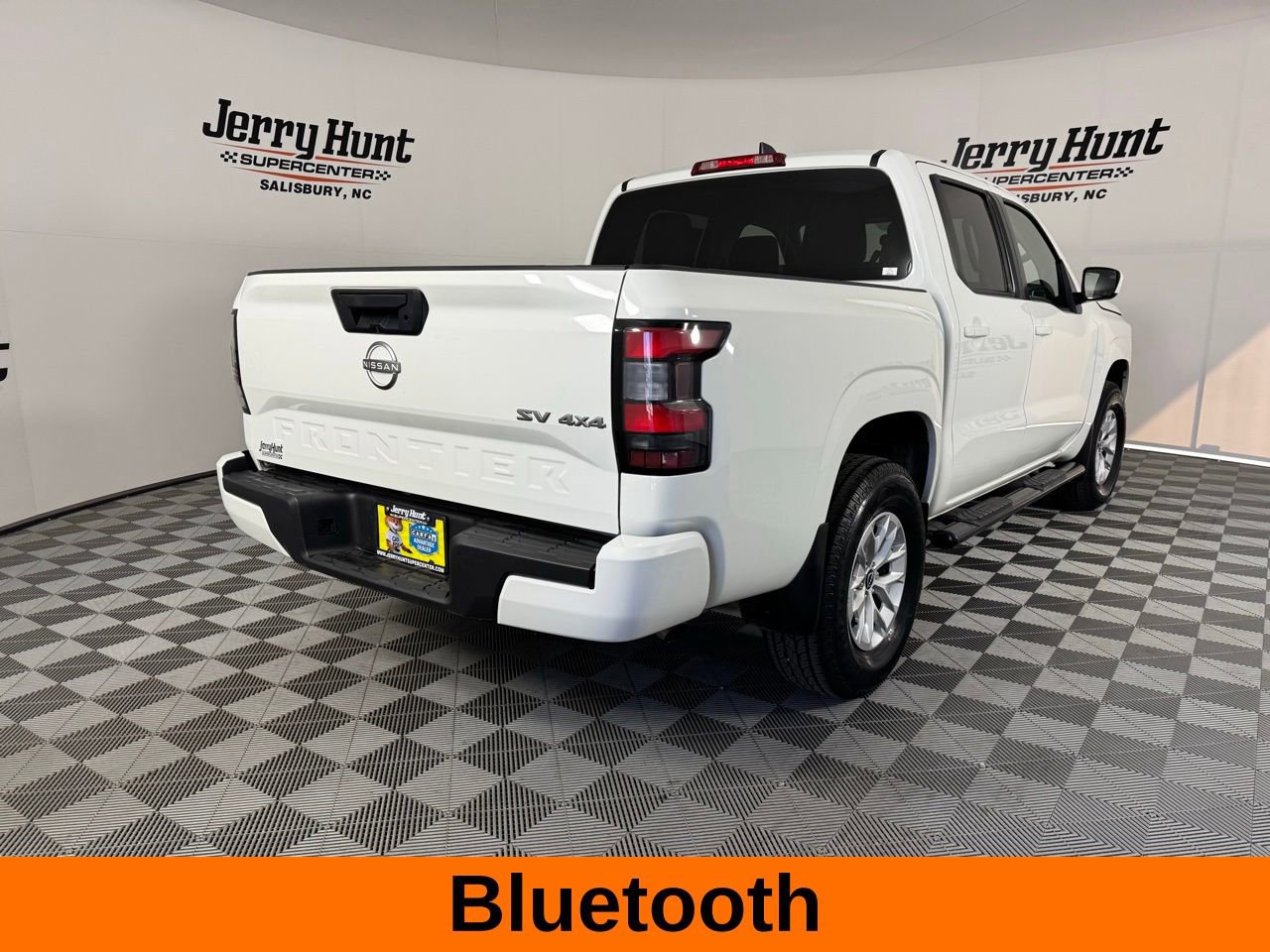 Used 2024 Nissan Frontier SV AWD/4WD image 6