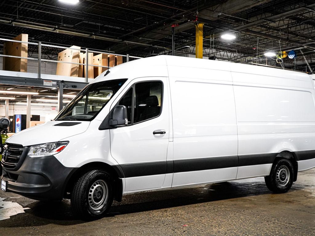 Used 2023 Mercedes-Benz Sprinter 2500 image 3