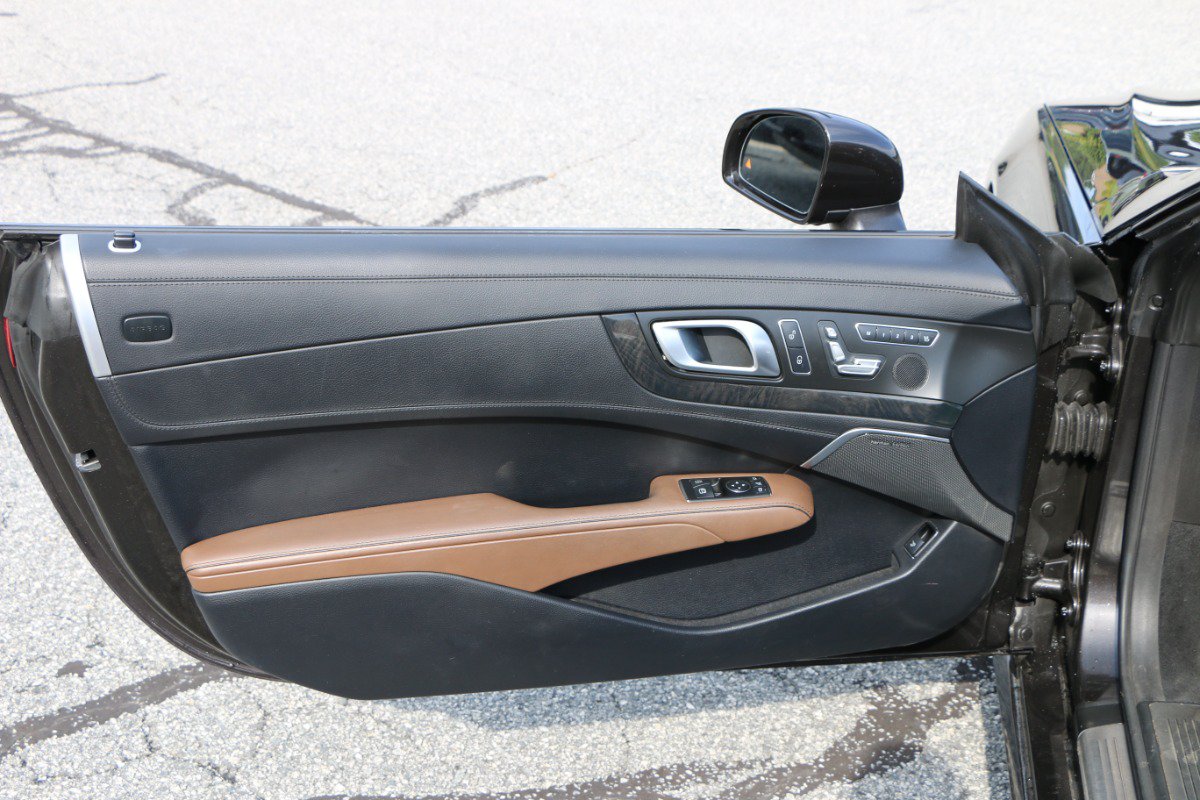 Used 2014 Mercedes-Benz SL 550 image 17