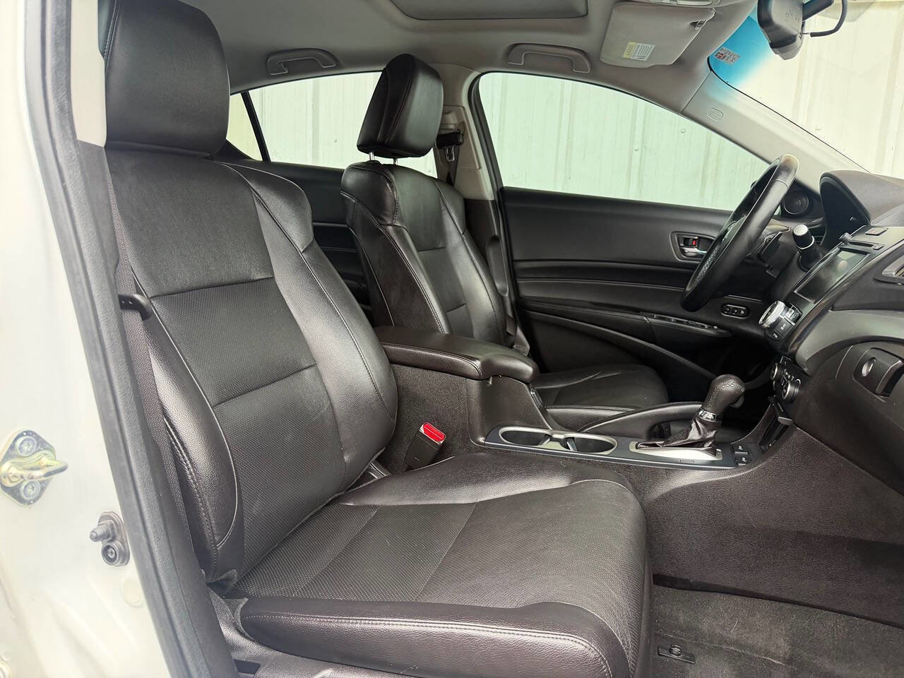 Used 2017 Acura ILX FWD image 16