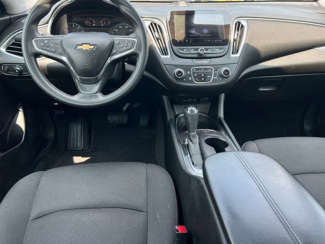 Used 2020 Chevrolet Malibu LT FWD image 2