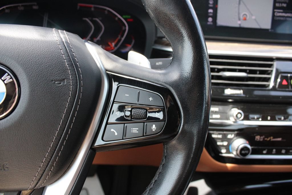 Used 2020 BMW 530i xDrive w/ Premium Package AWD/4WD image 13
