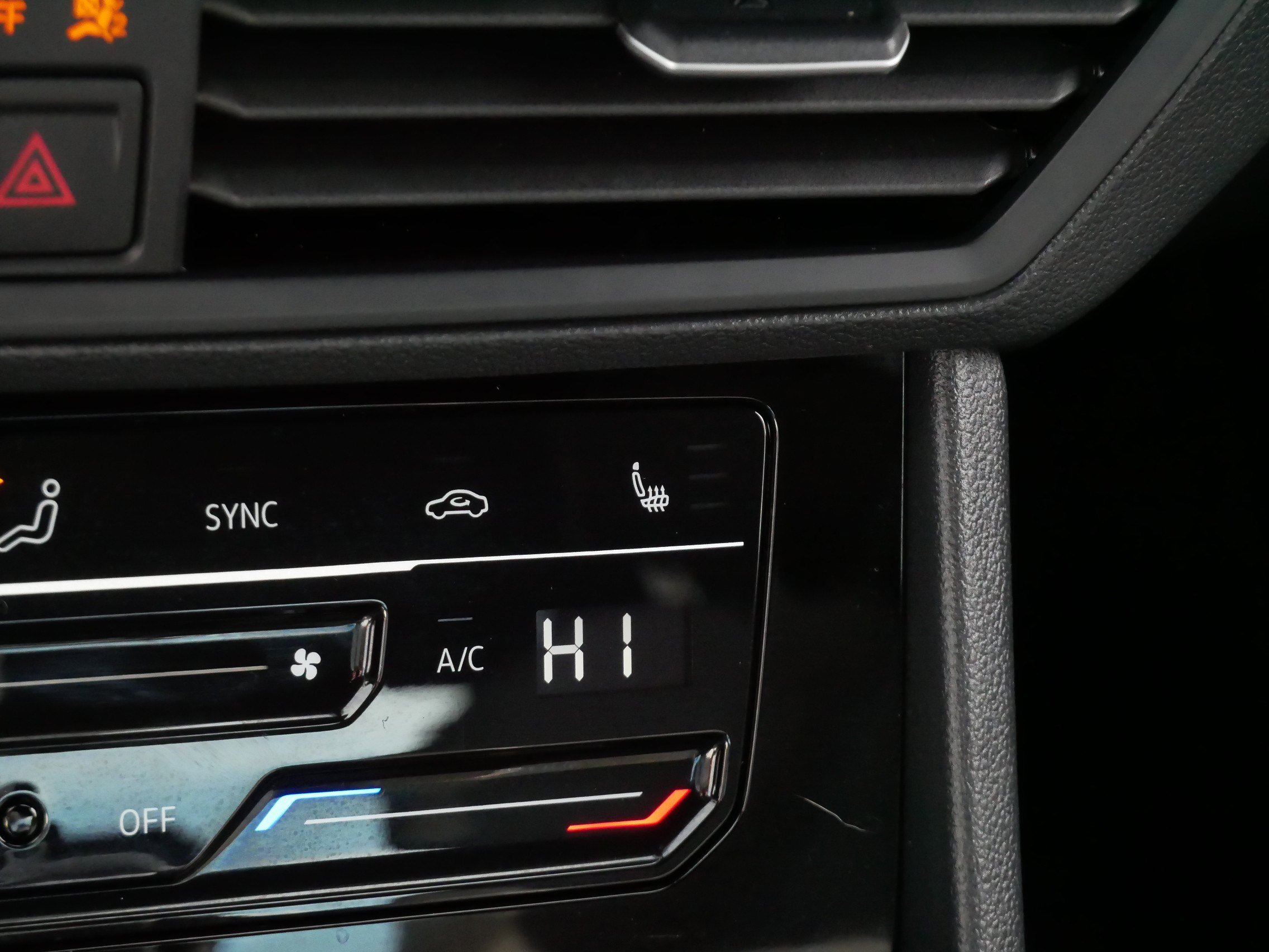 Certified 2025 Volkswagen Jetta Sport FWD image 27