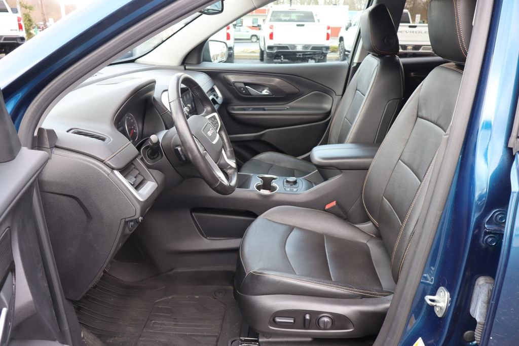 Used 2021 GMC Terrain SLT w/ LPO, Dark Accent Package image 4