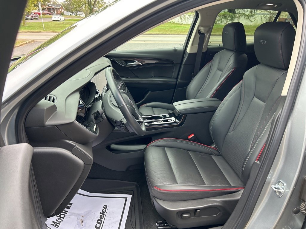 Used 2023 Buick Envision Essence w/ Sport Touring Package image 24