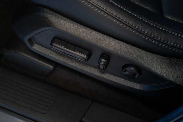 Used 2025 Honda Pilot EX-L image 13