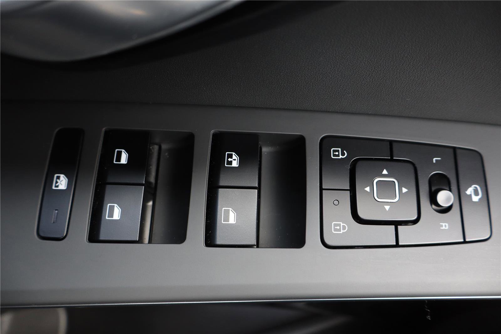 Certified 2025 Kia Niro EX Touring image 14