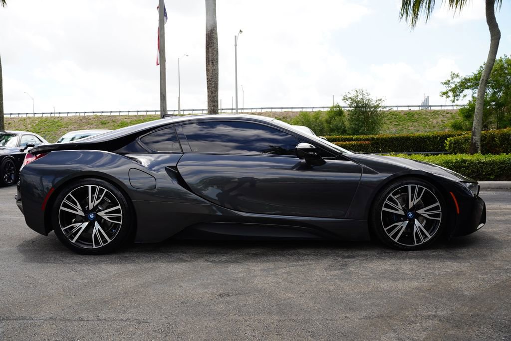 Used 2015 BMW i8 image 4