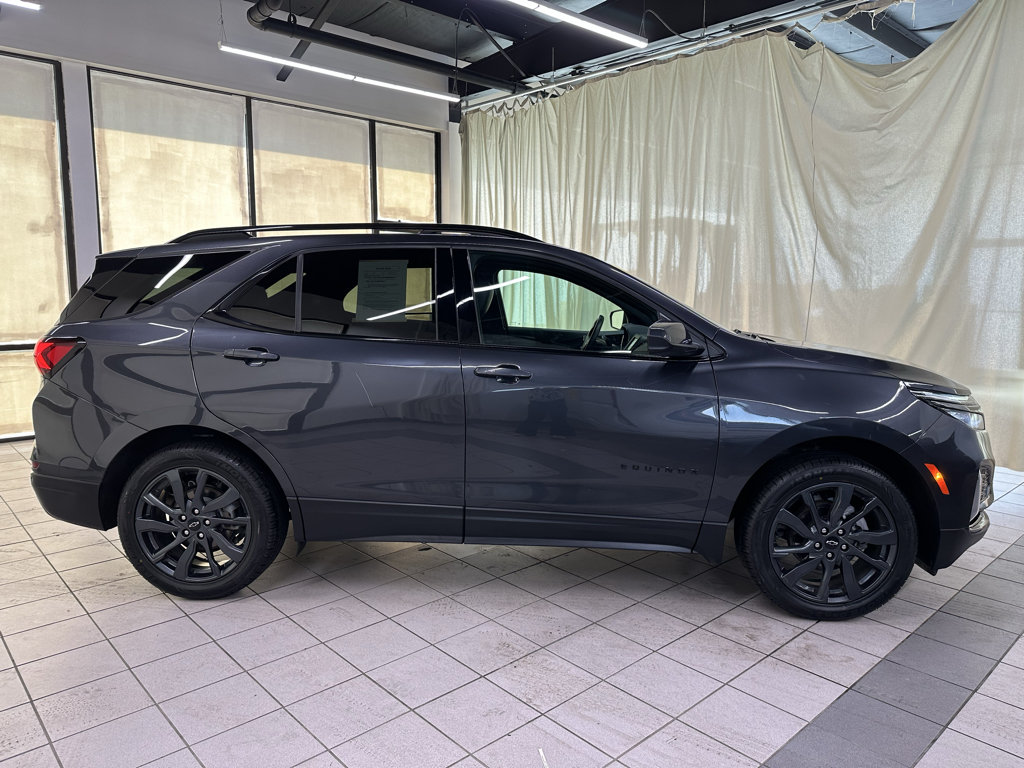 Used 2023 Chevrolet Equinox RS AWD/4WD image 3