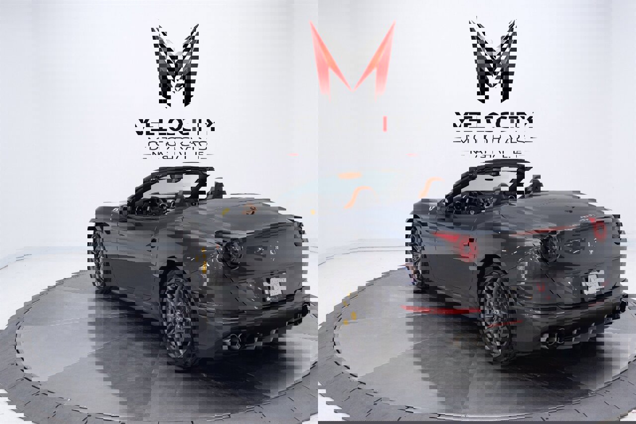 Used 2017 Ferrari California T image 21