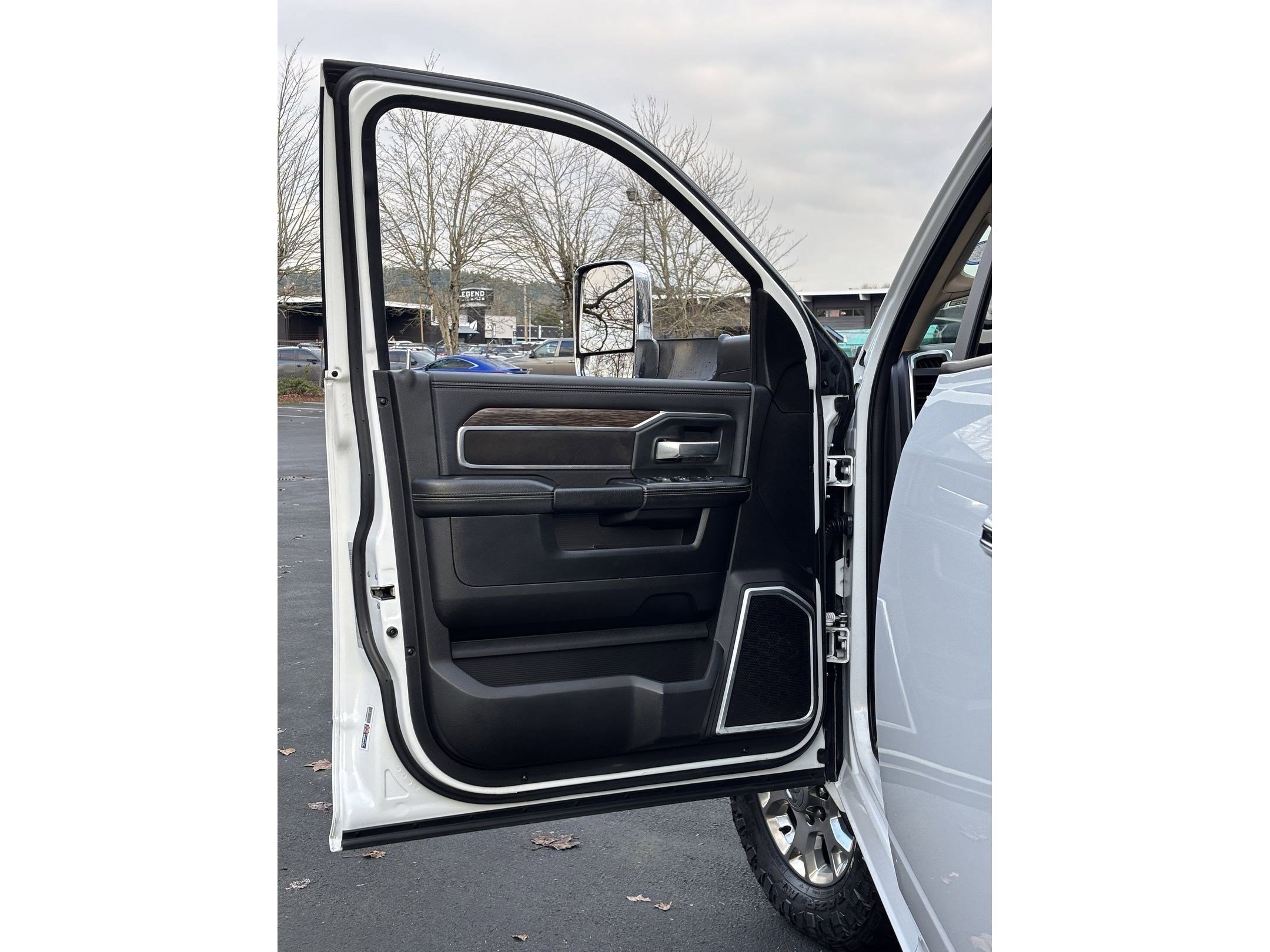 Used 2020 RAM 2500 Laramie image 28