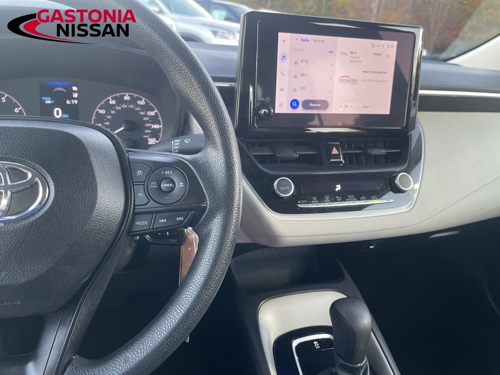 Used 2024 Toyota Corolla LE image 35