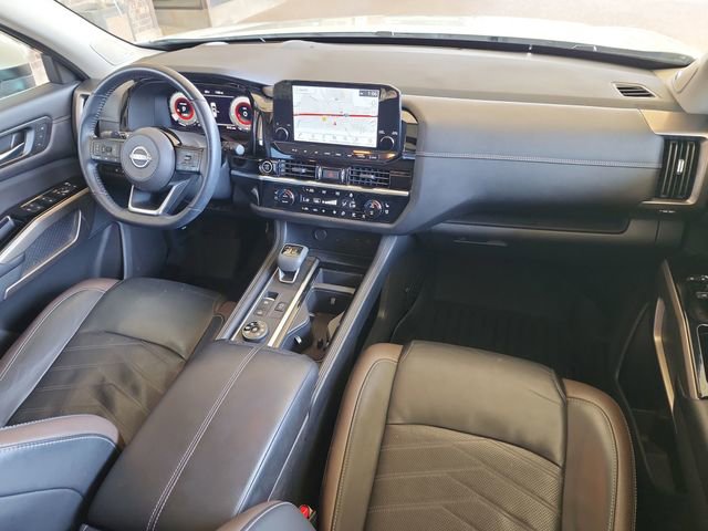Used 2023 Nissan Pathfinder Platinum w/ Cargo Package AWD/4WD image 14