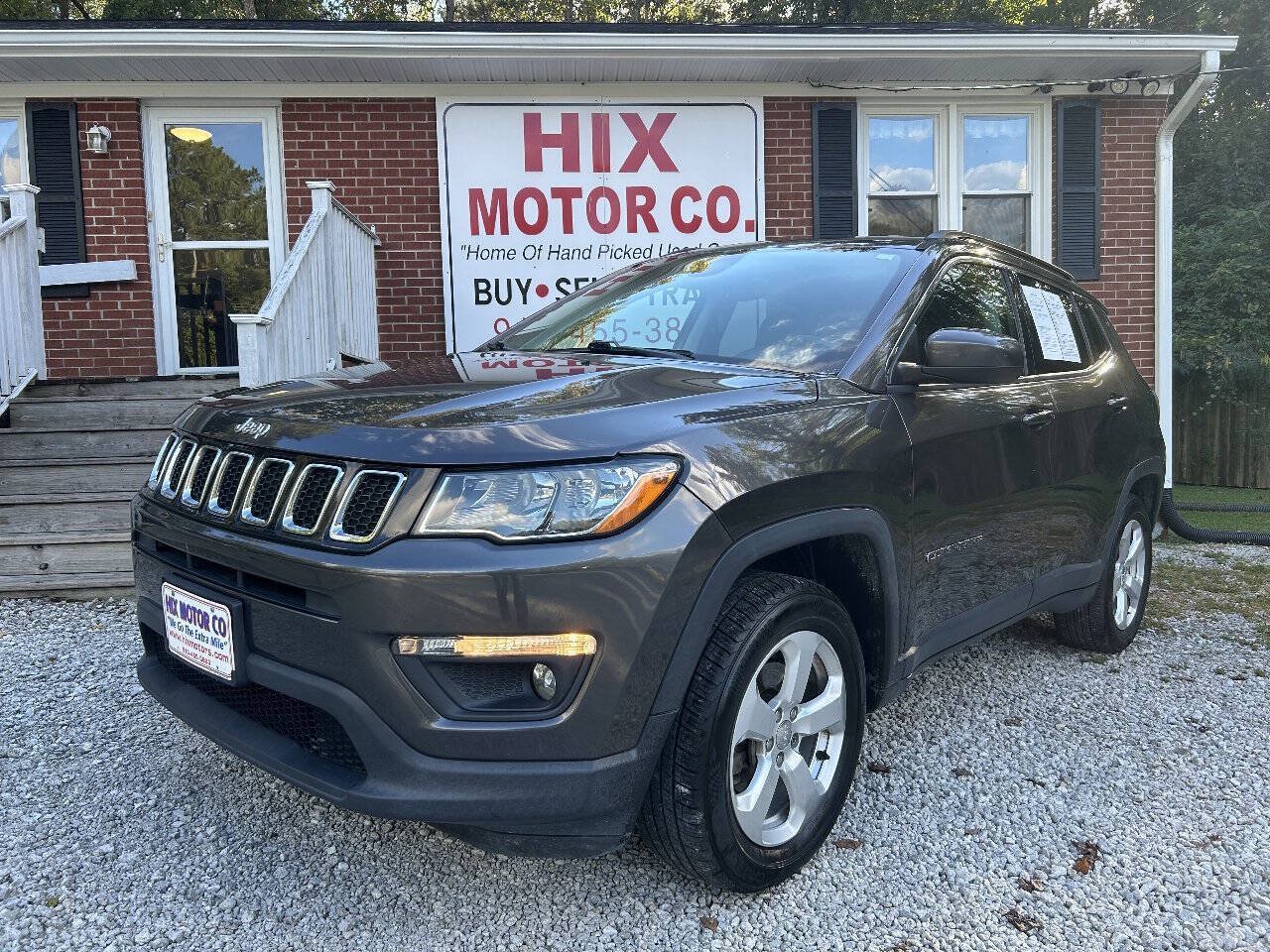 Used 2018 Jeep Compass Latitude w/ Popular Equipment Group AWD/4WD image 1
