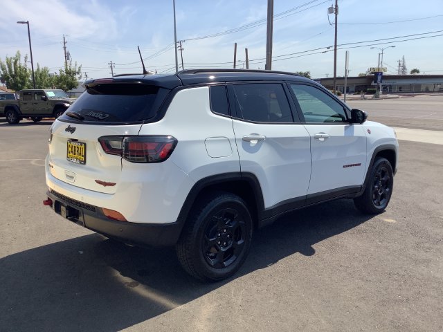 Used 2024 Jeep Compass Trailhawk w/ Trailhawk Elite Group AWD/4WD image 31