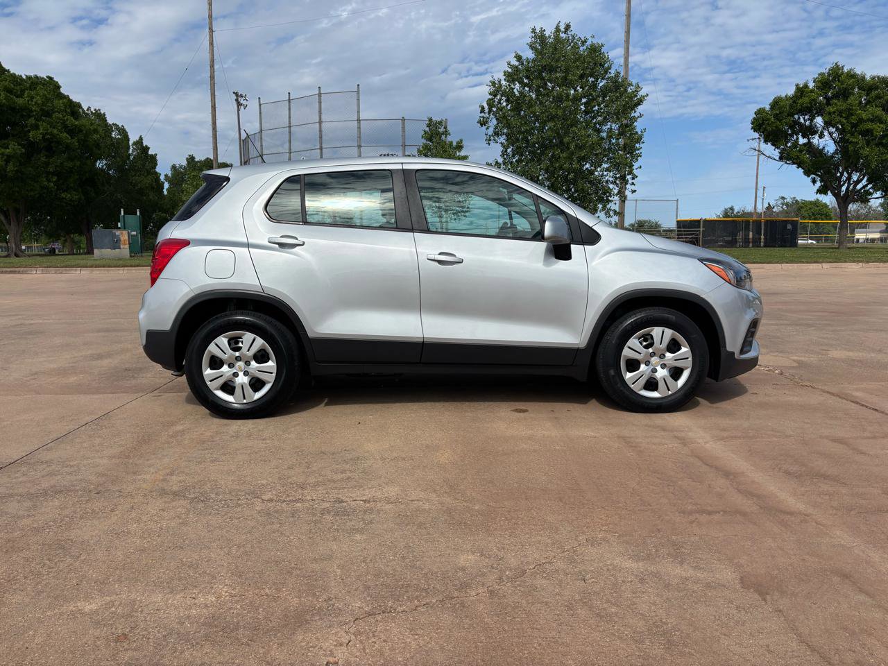Used 2019 Chevrolet Trax LS w/ LPO, Cargo Package FWD image 22