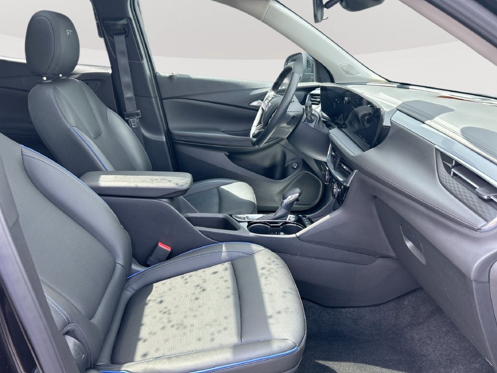 Used 2025 Buick Encore GX Sport Touring w/ Experience Buick Package AWD/4WD image 28