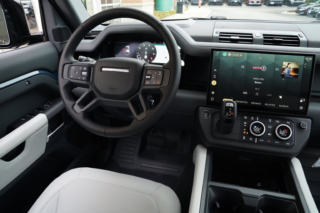 New 2026 Land Rover Defender 110 X-Dynamic SE AWD/4WD image 15