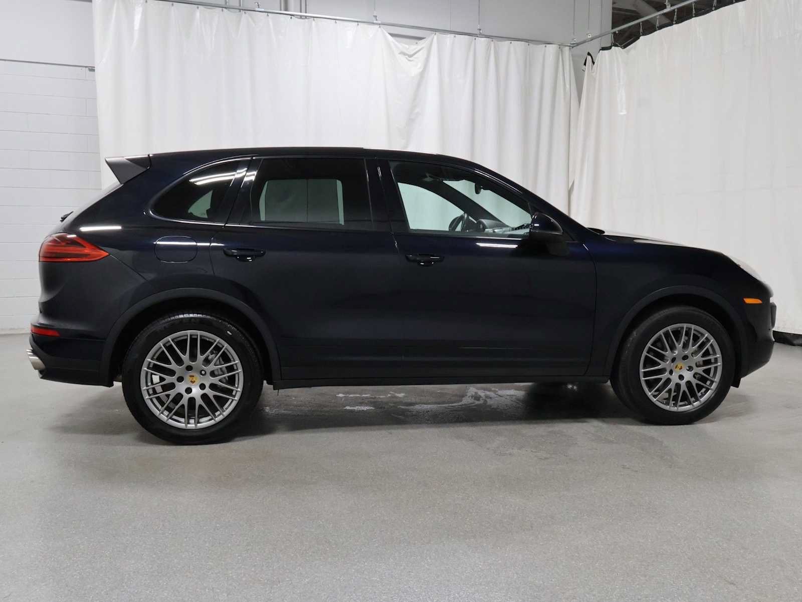 Used 2018 Porsche Cayenne S AWD/4WD image 10