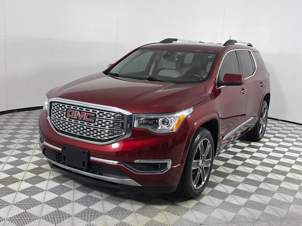 Used 2017 GMC Acadia Denali w/ Technology Package FWD image 9