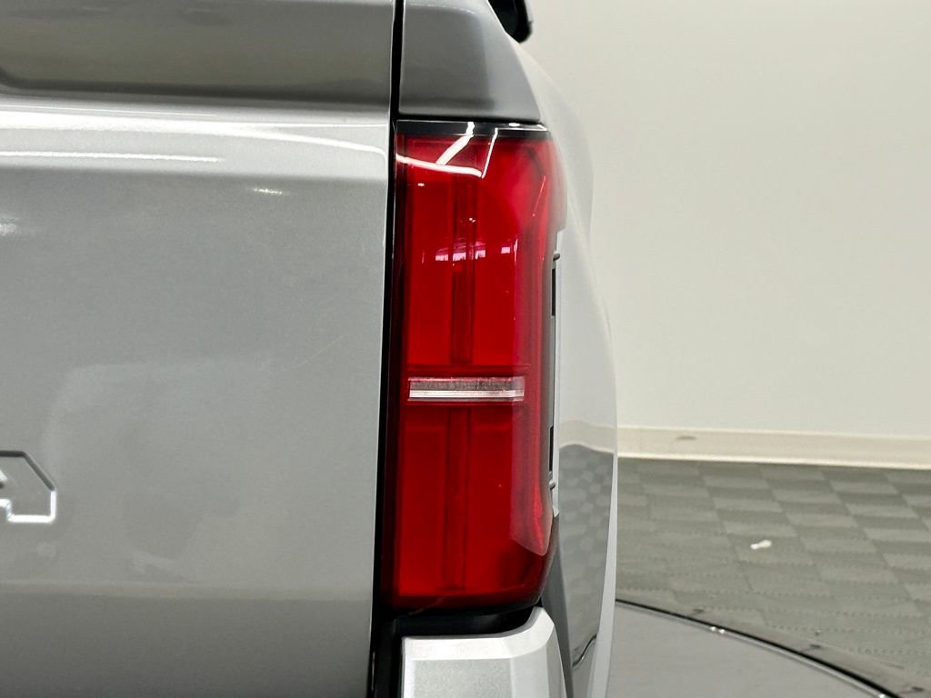 Certified 2025 Toyota Tacoma SR5 image 9
