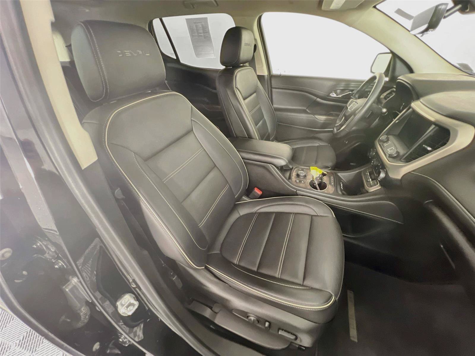 Used 2021 GMC Acadia Denali w/ Denali Ultimate Package AWD/4WD image 28