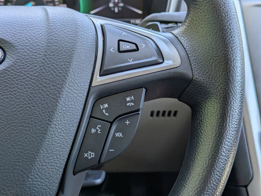 Used 2018 Ford Fusion SE w/ Fusion SE Technology Package FWD image 24