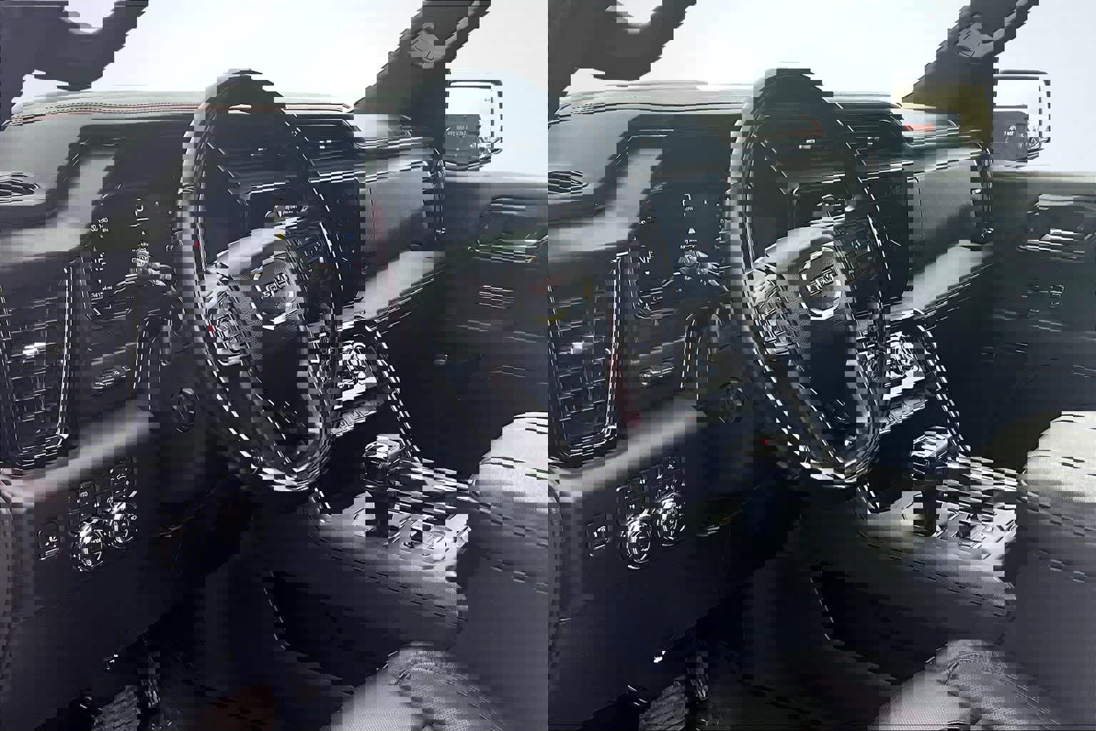 Used 2025 GMC Sierra 1500 AT4 w/ Technology Package image 2