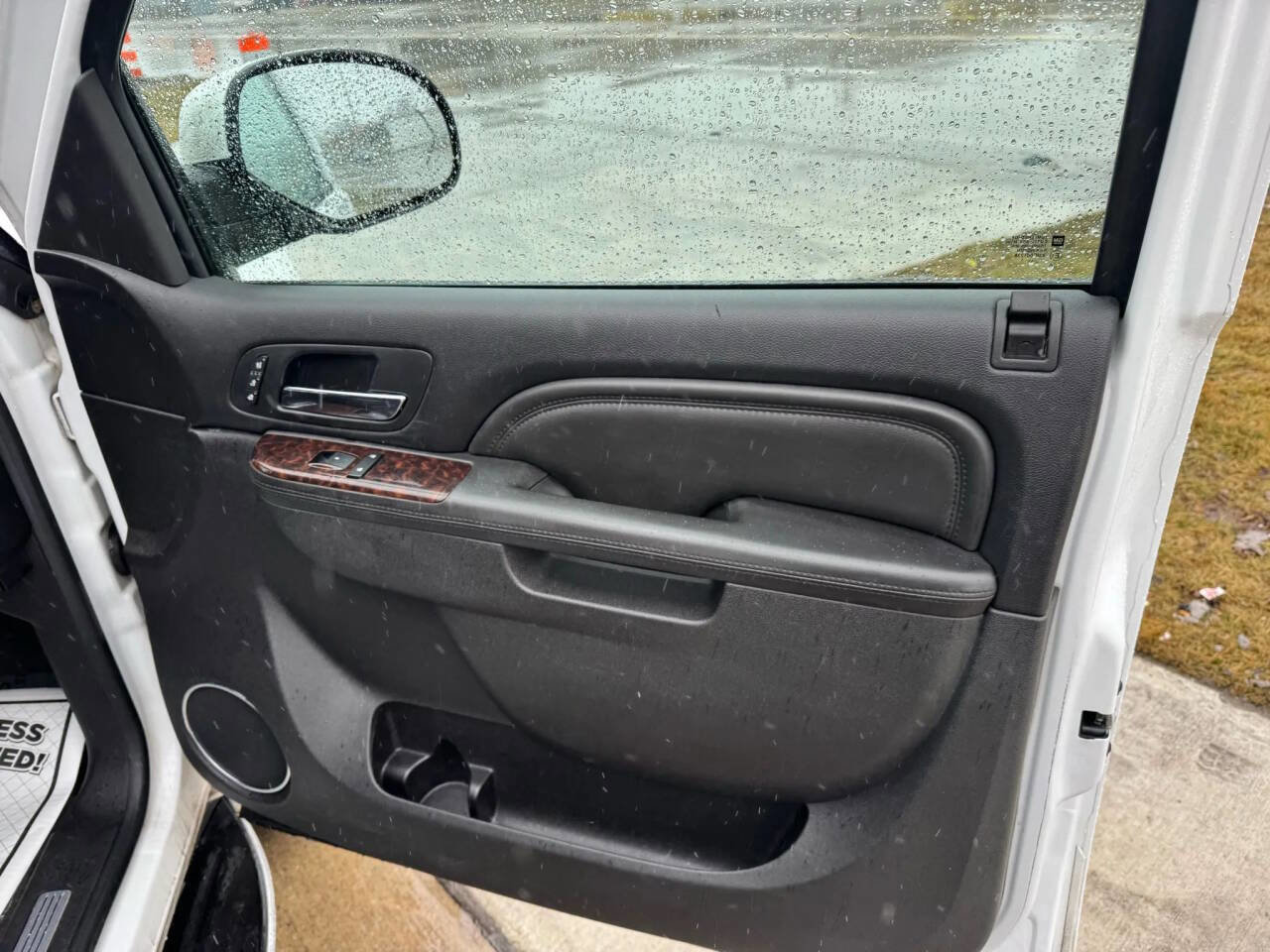 Used 2011 GMC Yukon Denali image 23