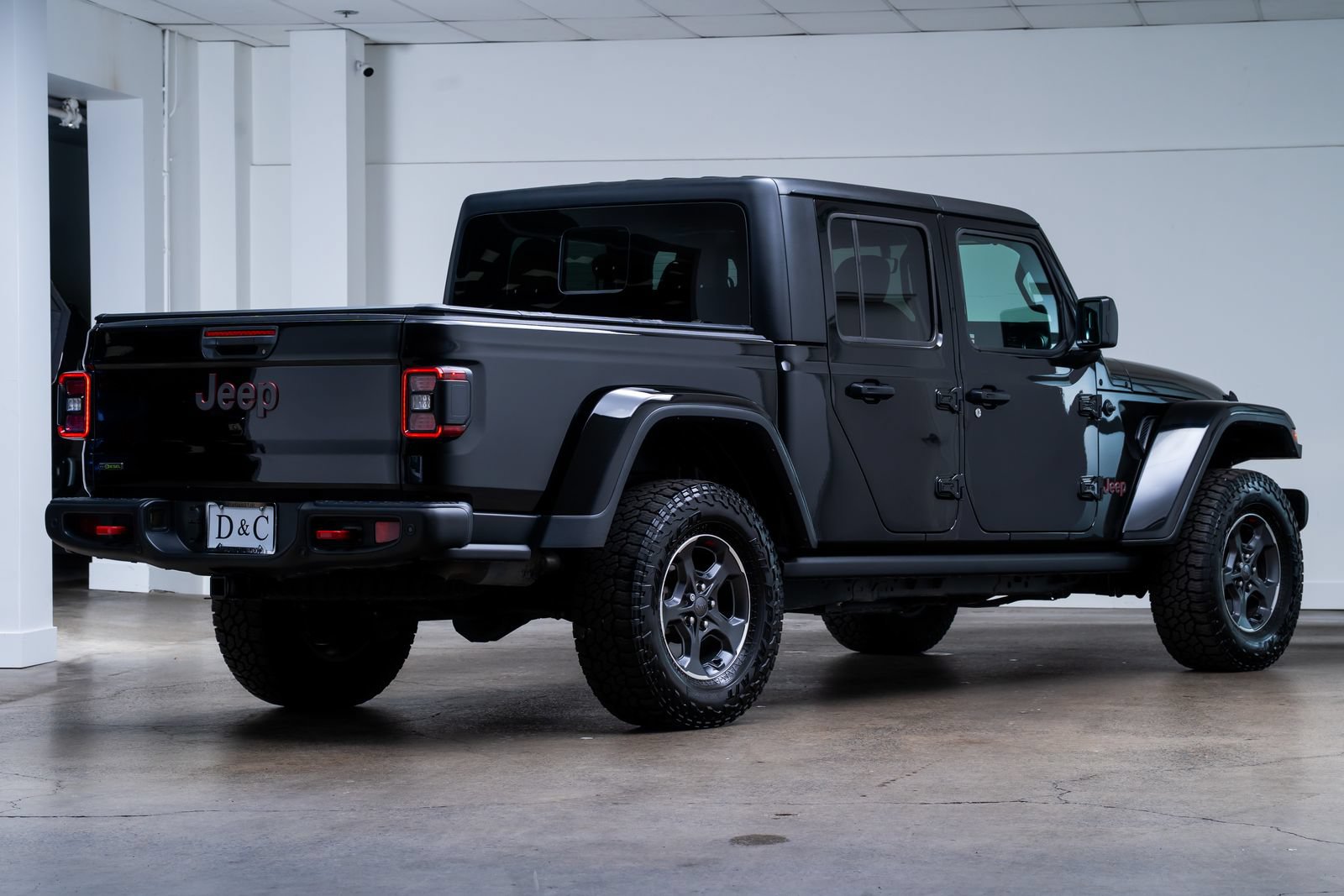 Used 2023 Jeep Gladiator Rubicon w/ Safety Group AWD/4WD image 6