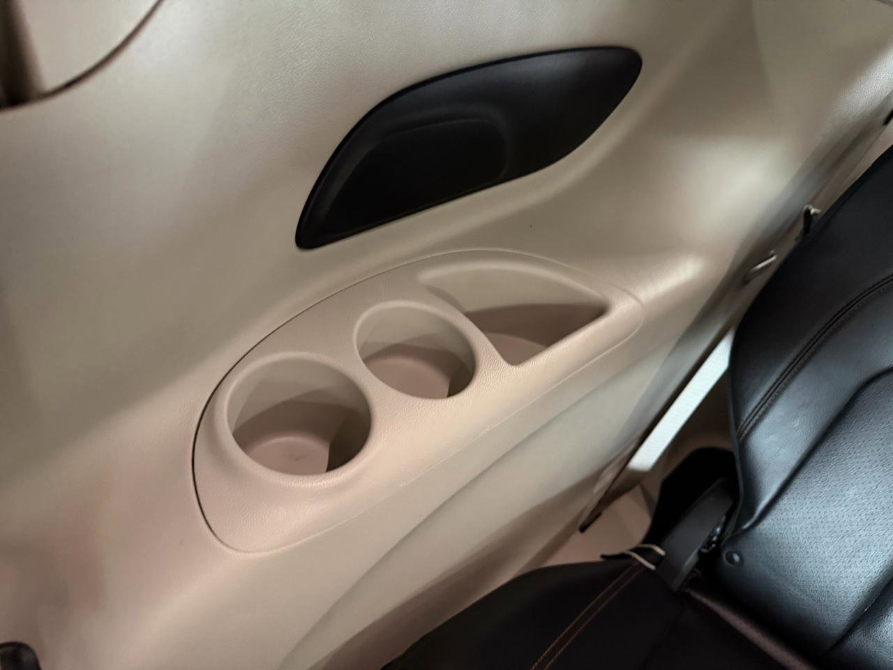 Used 2019 Chrysler Pacifica Touring-L image 20